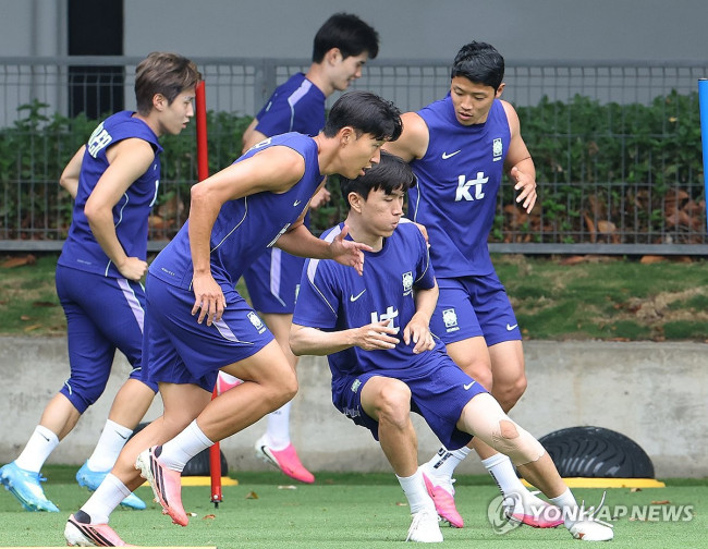 훈련하는 한국대표팀