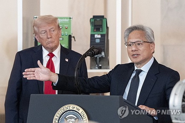 백악관 행사에 참석한 젠슨 황 엔비디아 CEO