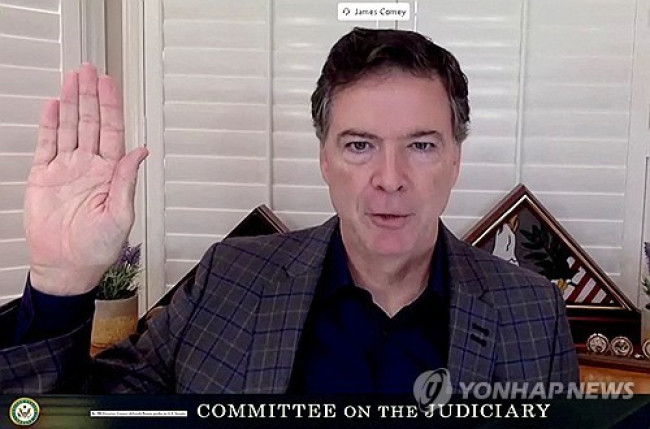 2020년 9월 원격으로 상원 청문회 증언하는 코미 전 FBI 국장