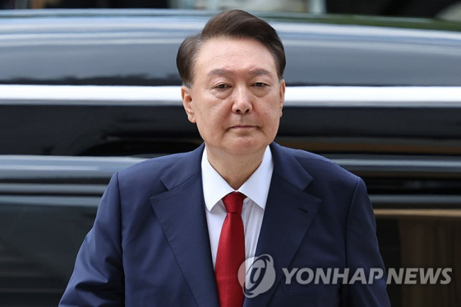 법원 출석하는 윤석열 전 대통령