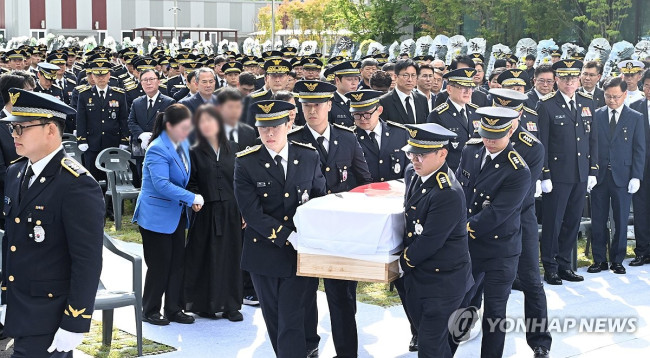 갯벌 고립 노인 구하다 숨진 고 이재석 경사 영결식 엄수