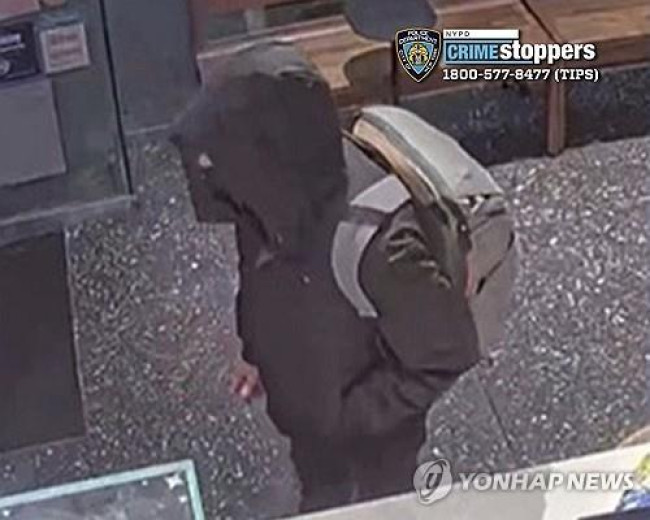 브라이언 톰슨 유나이티드헬스케어 CEO 살해 용의자 수배 사진 