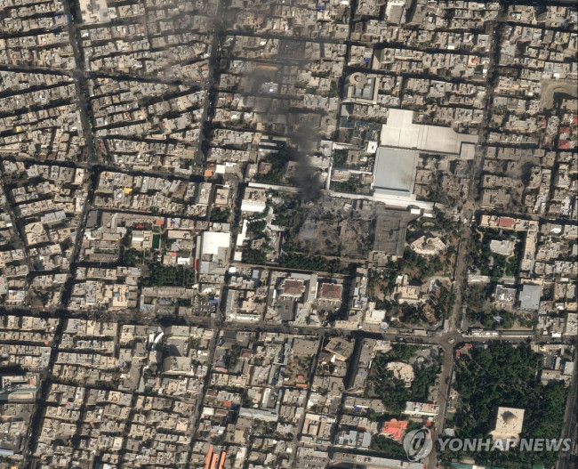 하메네이 주거지 추정 지역 폭격